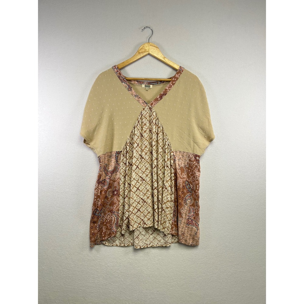 Gimmicks Women's Size L Beige Mixed Print V Neck Dolman Sleeve Top Boho
